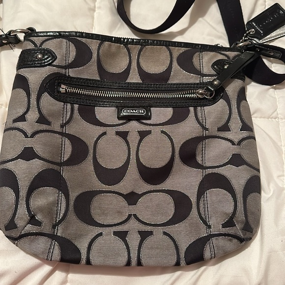 COACH F28918 Crossbody in Used Condition. See stains in Photos. - Picture 4 of 12